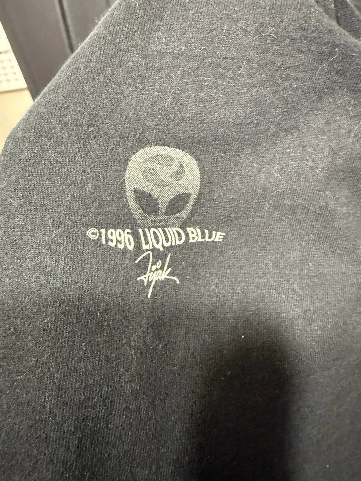 Vintage 1996 Liquid Blue Aliens Abduction UFO UAP Men's T Shirt Size XL 24x31.5